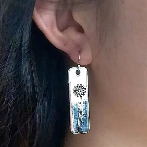 Vintage Silver Daisy Dangle Earrings, Stainless Steel Boho Tribal Minima… - Picture 4 of 9